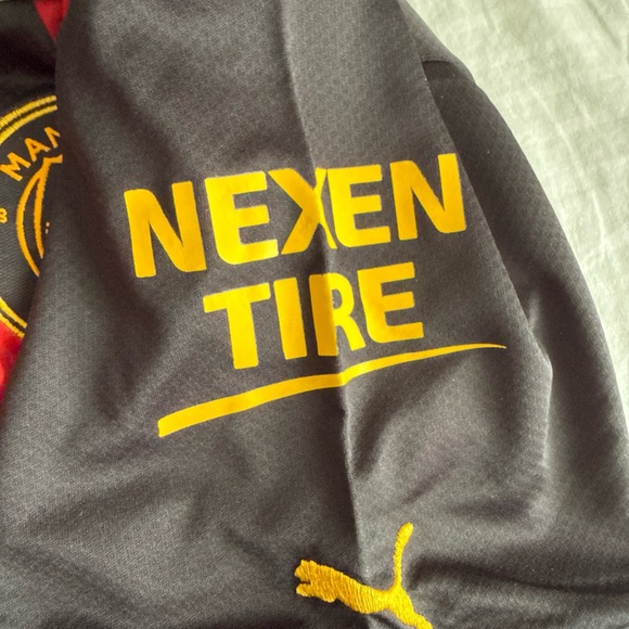 Puma Manchester City Black and Red Jersey - Picture 6 of 7